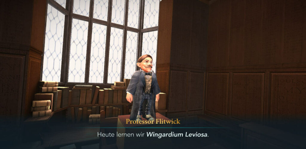 Im Mobile-Game Harry Potter: Hogwarts Mystery kann man bei Professor Flitwick ebenfalls Wingardium Leviosa lernen